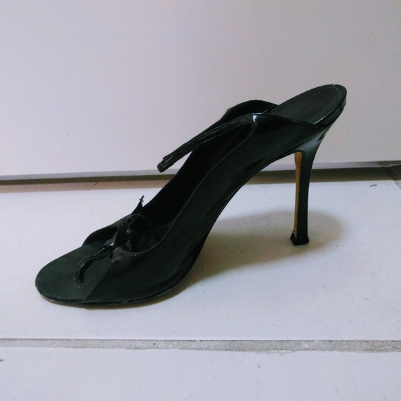 Manolo Blahnik Patent Leather Mule Sandal - Picture 2 of 3